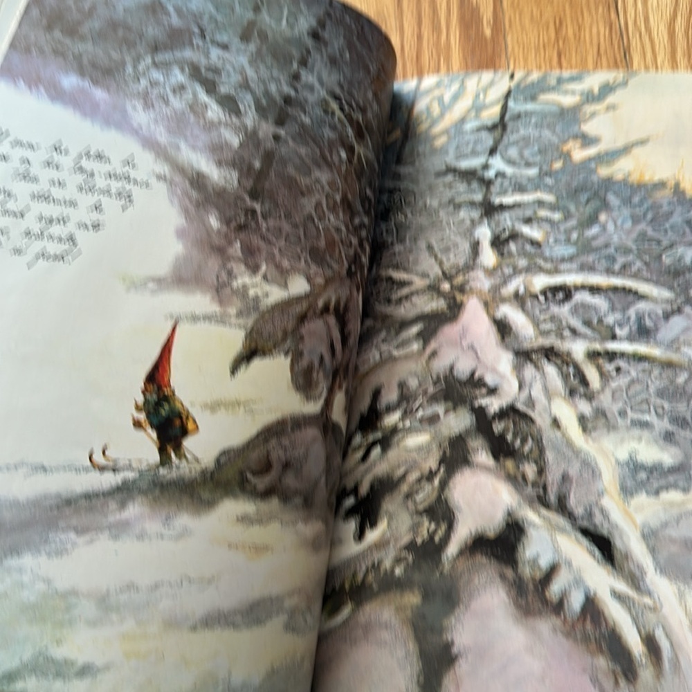 Vintage Gnome book copyright 1976 first page damage but otherwise good condition - Picture 3 of 6
